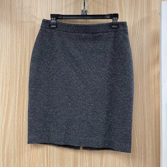 Ann Taylor Gray Tweed Skirt size 8P - Picture 1 of 5